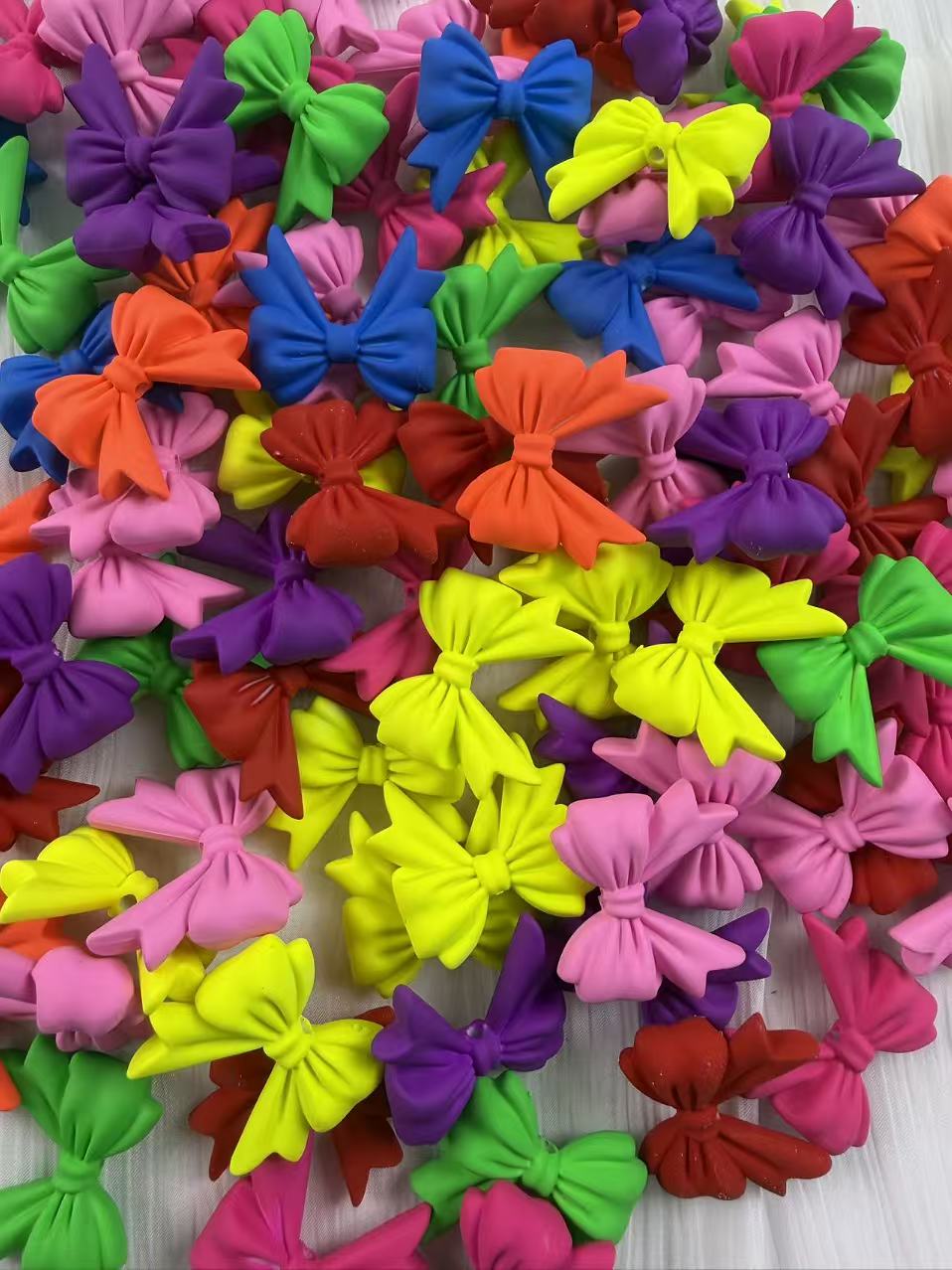 Neon bow Beads