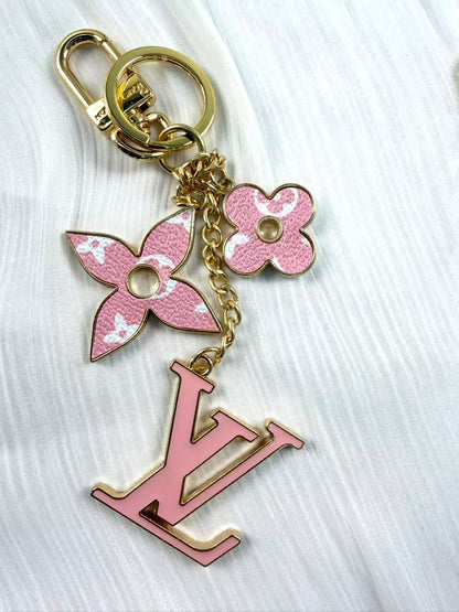 Metal Big Designer vv keychain bag charm