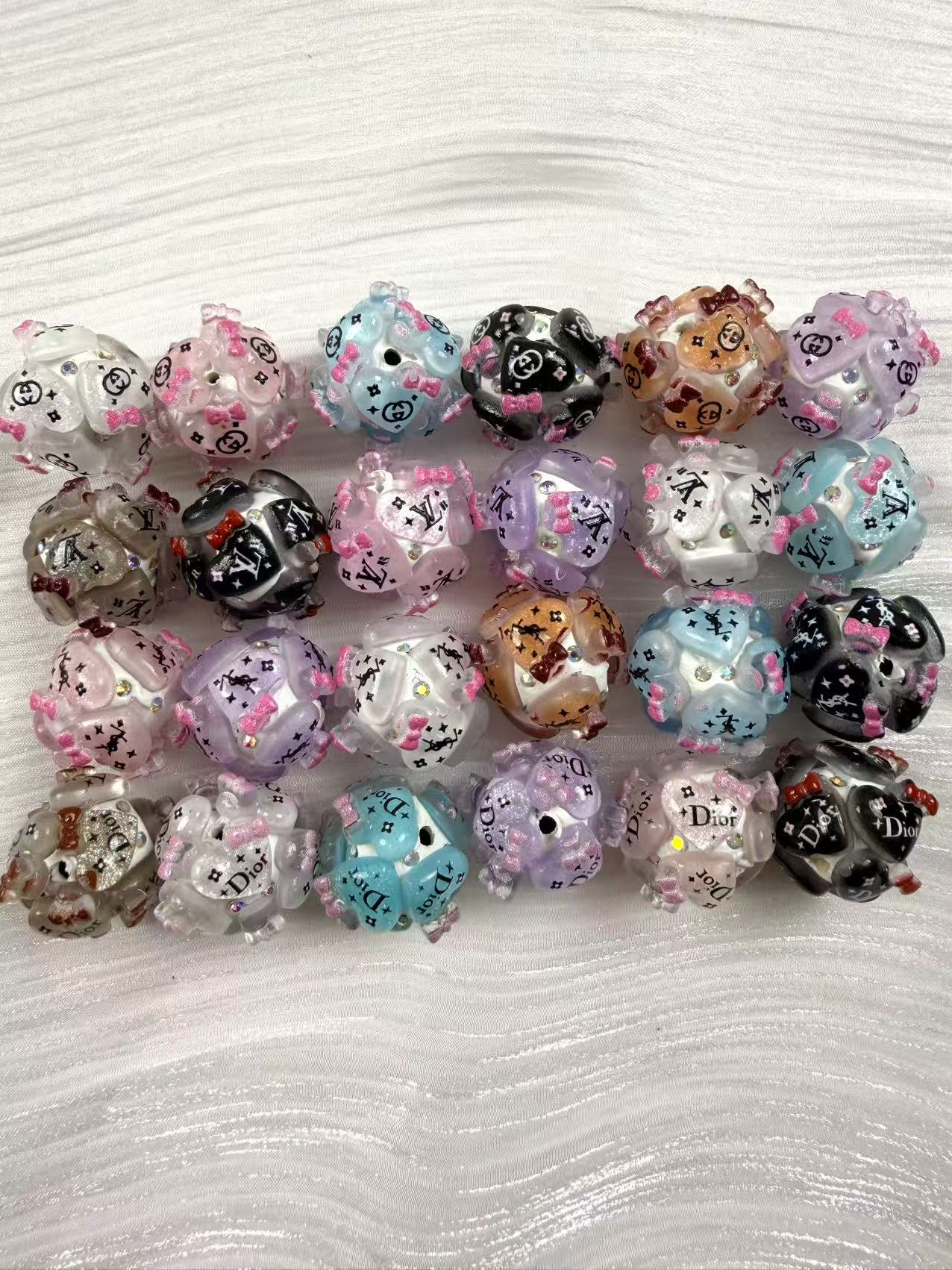 Designer 16mm round fancy bead