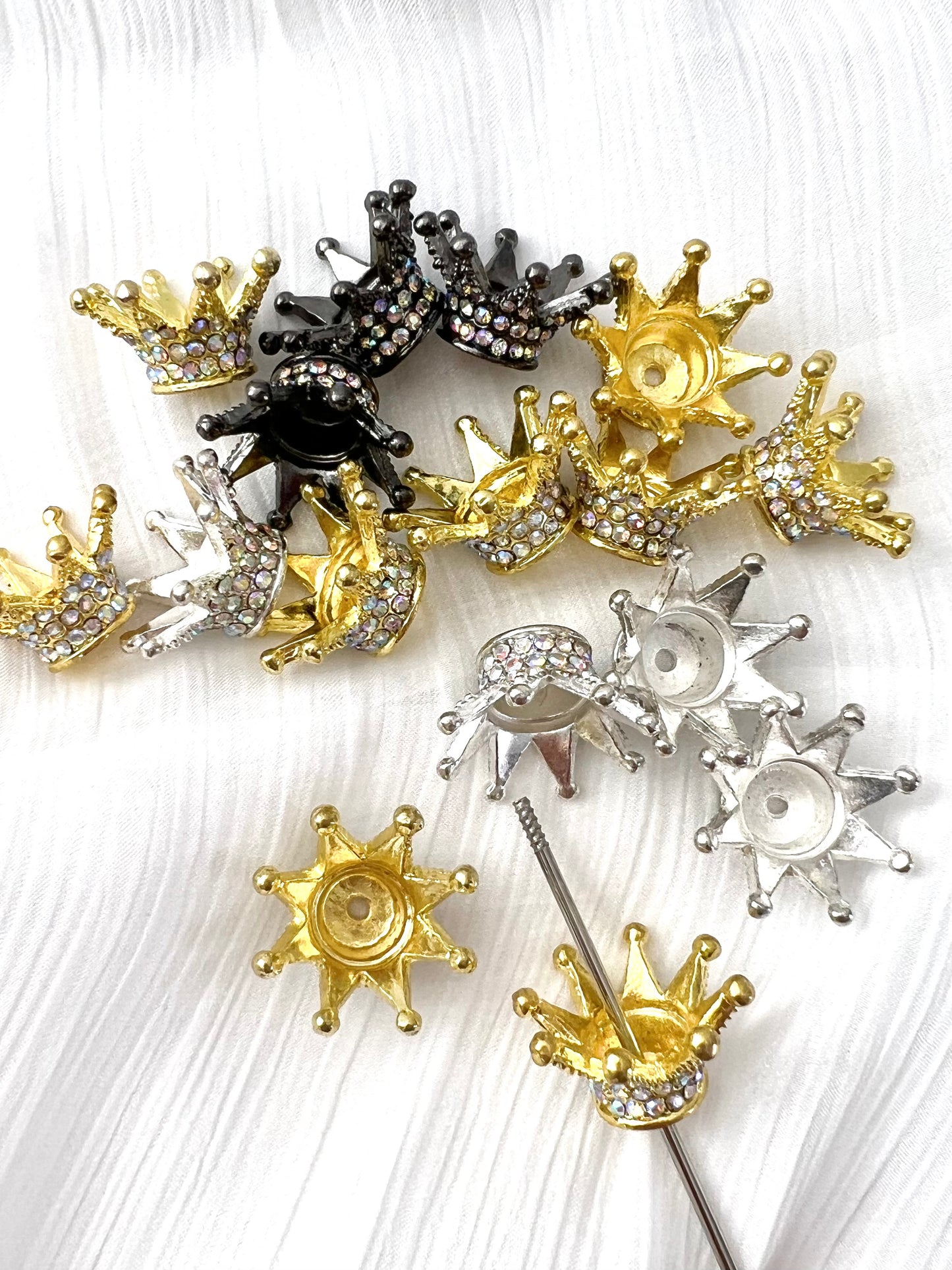 Big Multicolor metal crown beads