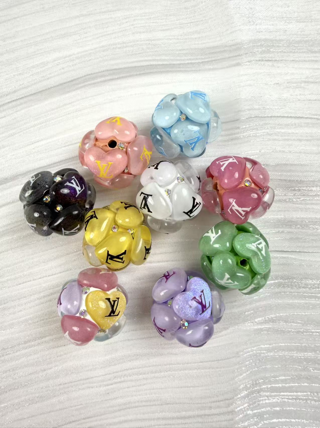 Designer 16mm round fancy bead
