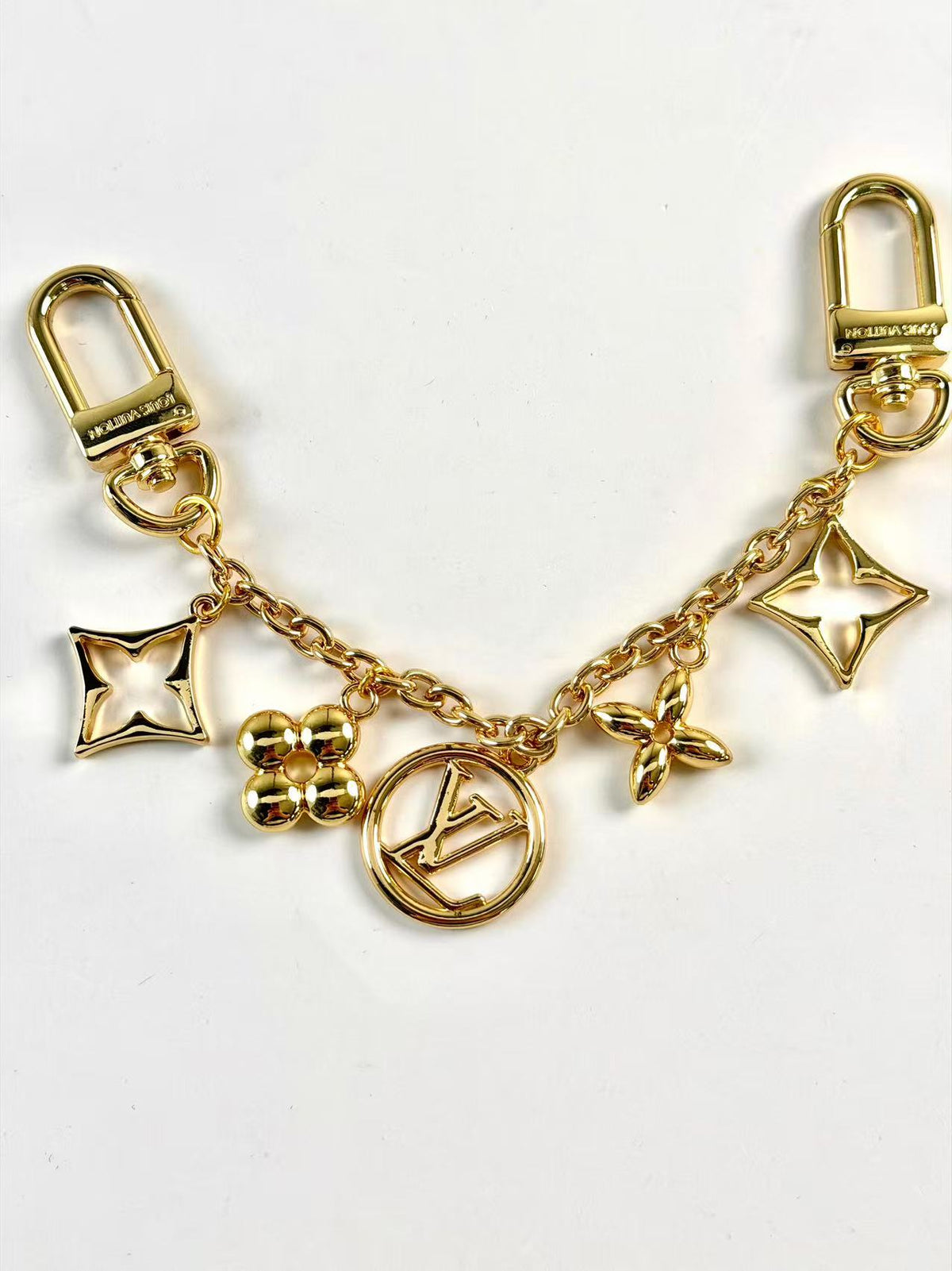 Metal long charm vv keychain bag charm