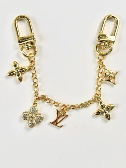 Metal long charm vv keychain bag charm