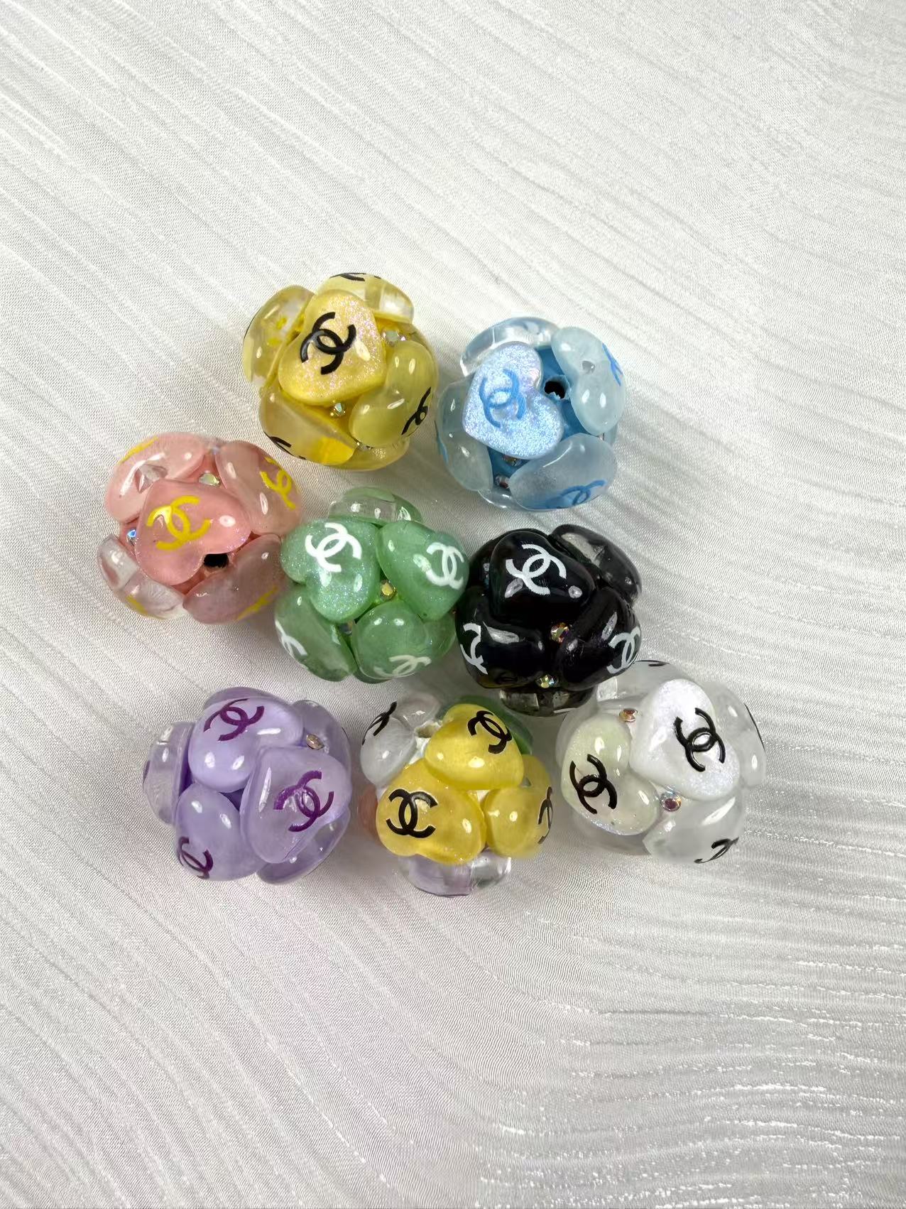 Designer 16mm round fancy bead