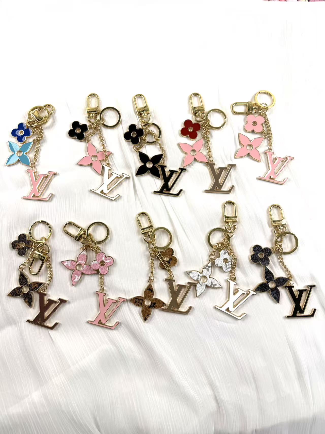 Metal Big Designer vv keychain bag charm