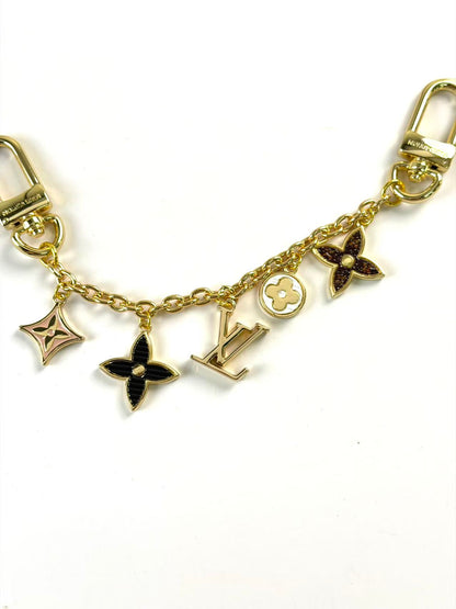 Metal long charm vv keychain bag charm