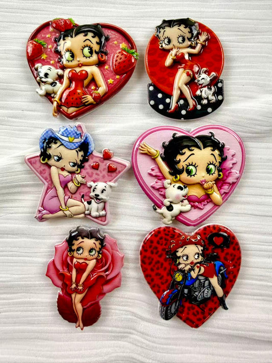 Big Betty emboos beads