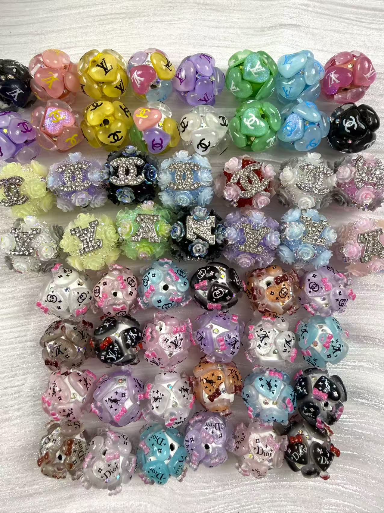 Designer 16mm round fancy bead