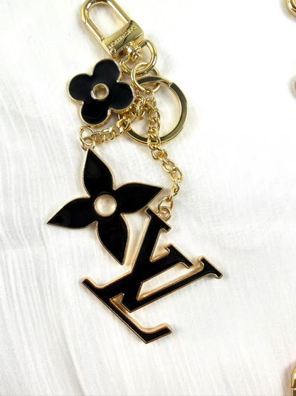 Metal Big Designer vv keychain bag charm