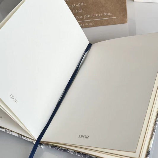 Di luxury gold line notebook