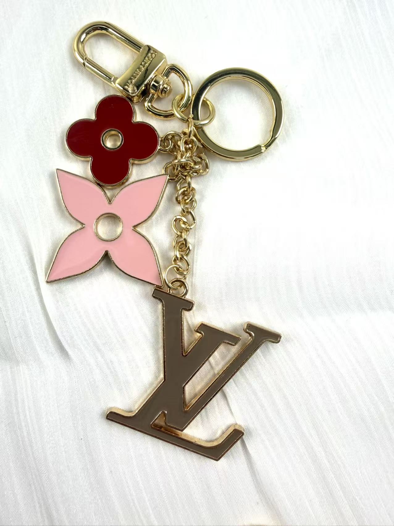 Metal Big Designer vv keychain bag charm
