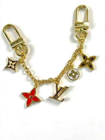 Metal long charm vv keychain bag charm